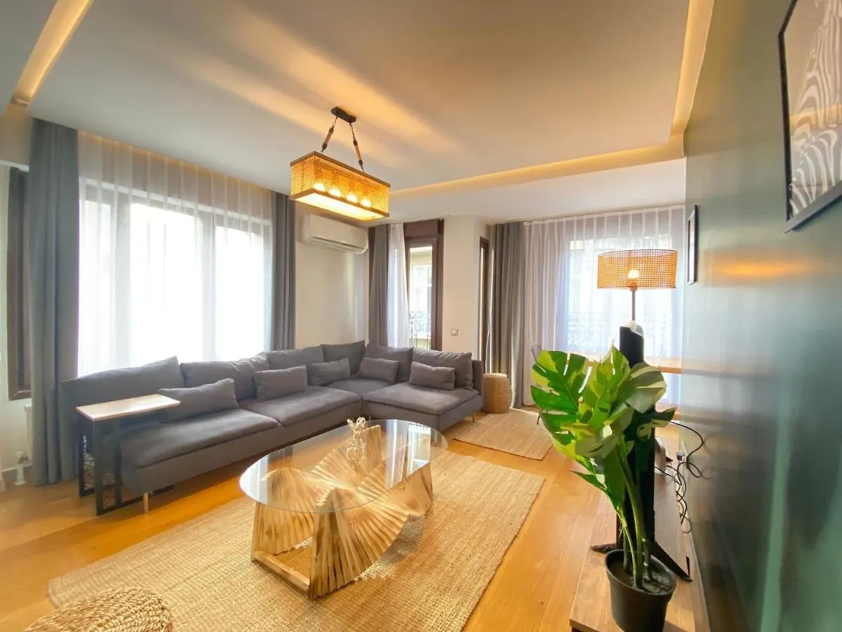 이스탄불 Charming Flat With Central Location In Nisantasi 아파트 0*,  터키
